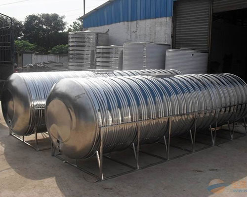 Discover Our High-Quality Stainless Steel Water Tanks: Available in 500, 1000, and 2000 Liters